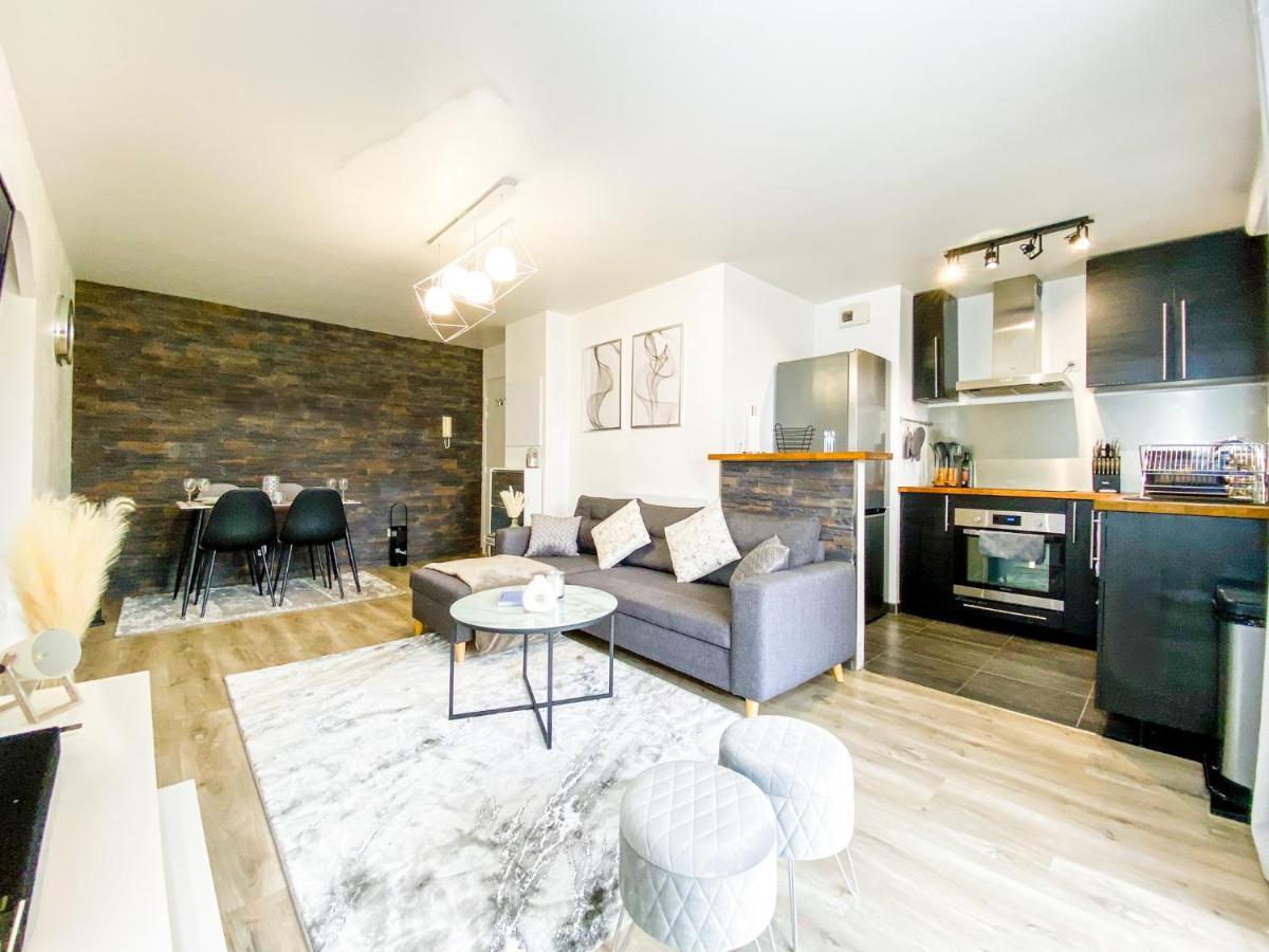 Апартаменты The Grey House - Parking - Piscine - Rer A 6 Min Бюсси-Сен-Жорж Экстерьер фото